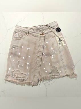 EASEL NWT Women’s Small Beige Paint-Splatter Distressed Denim Mini Skirt